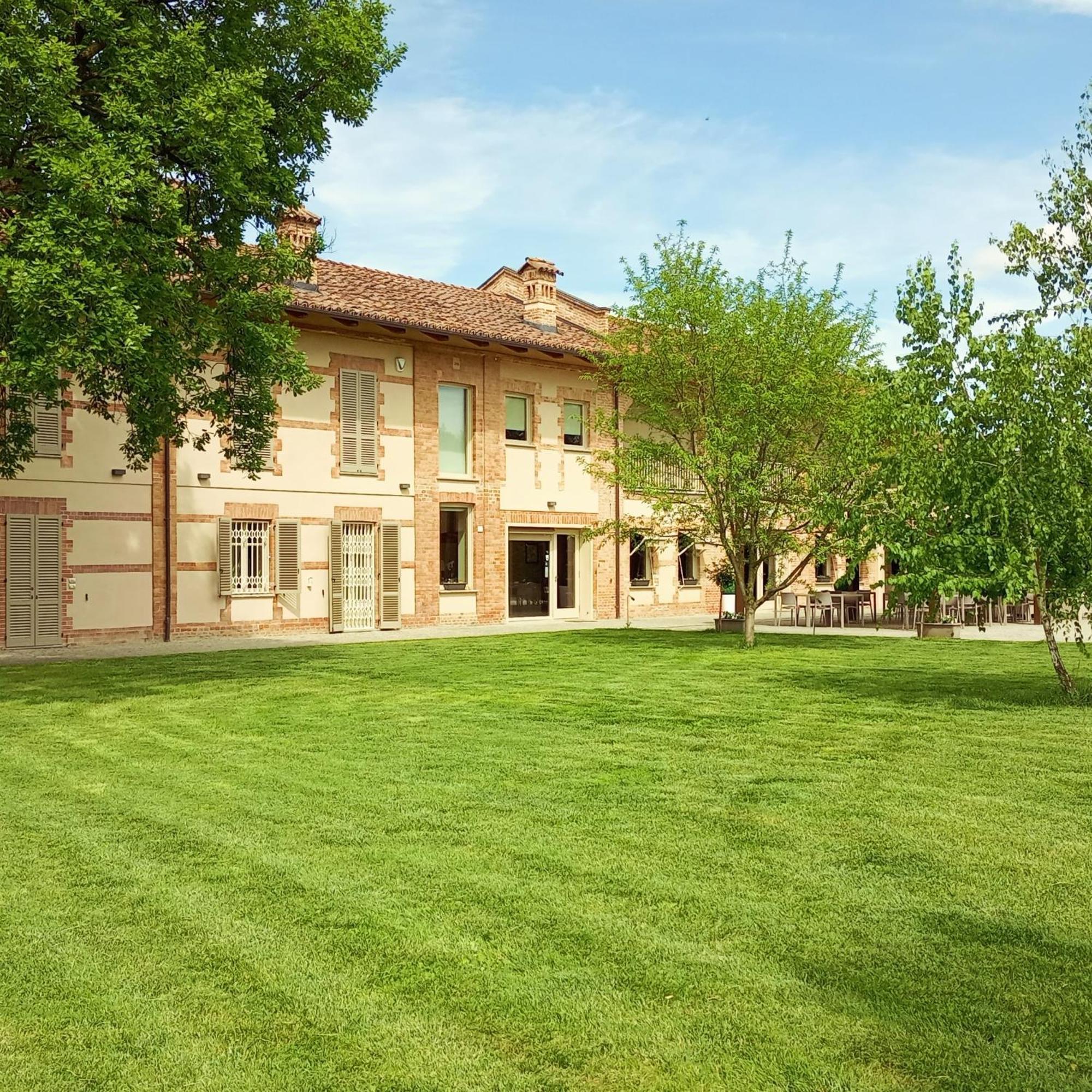 La Cascina Di Carlotta 1846 Agriturismo Alba  Eksteriør bilde